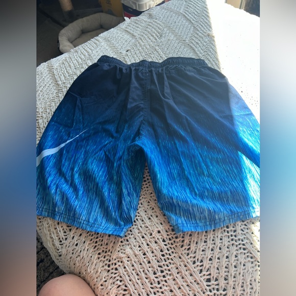 men’s nike swim trunks - Picture 2 of 2